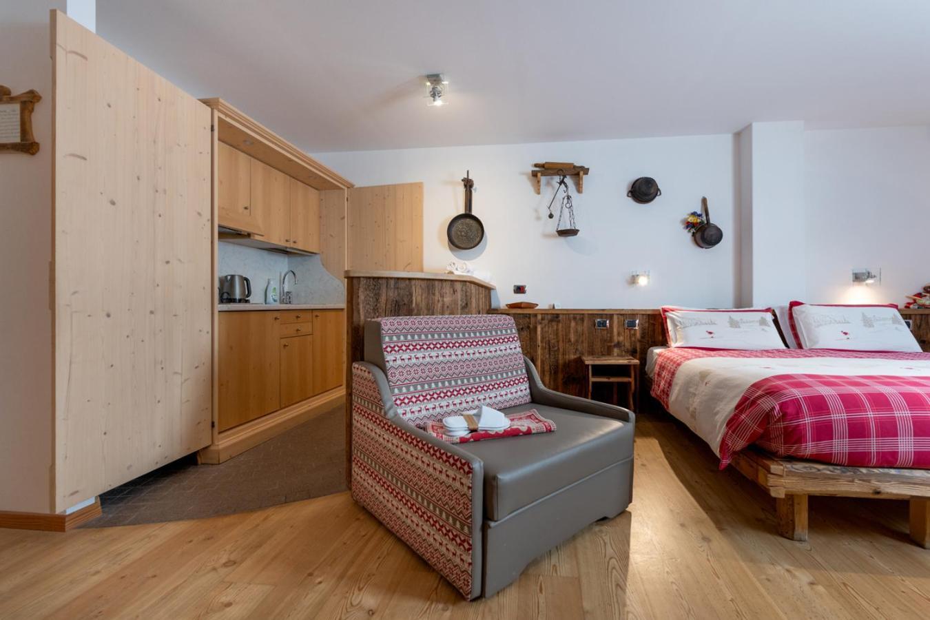 Garni Ladin Hotel Vigo di Fassa Luaran gambar