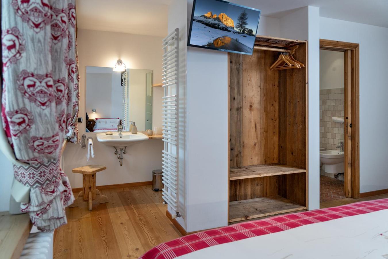 Garni Ladin Hotel Vigo di Fassa Luaran gambar