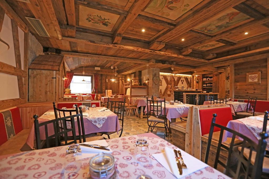 Garni Ladin Hotel Vigo di Fassa Luaran gambar
